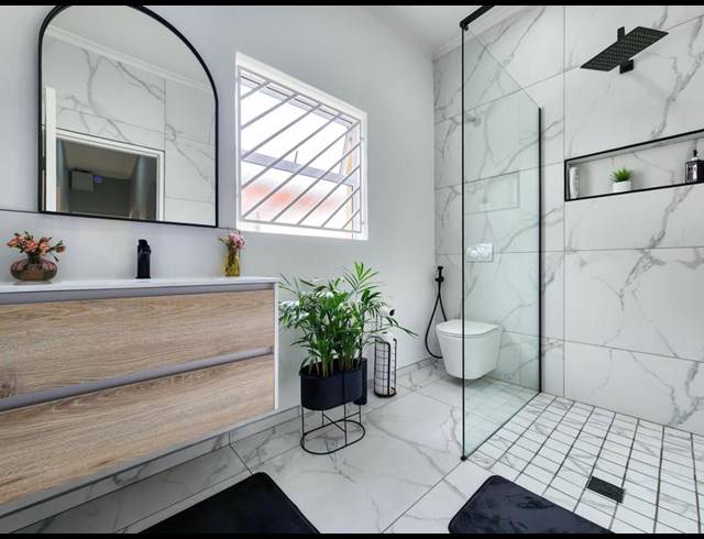 3 BEDROOM PROPERTY TO RENT IN RONDEBOSCH EAST